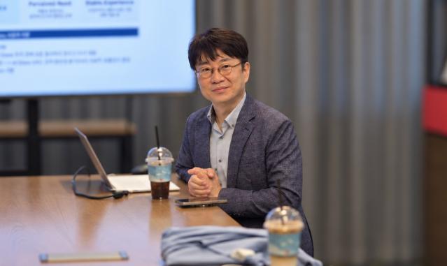 사용자를 읽는 방법이 바뀌고 있다 ① 사용자에게 묻는 시대에서, 행동을 읽는 시대로 - 최승환 마크로밀엠브레인 상무이사