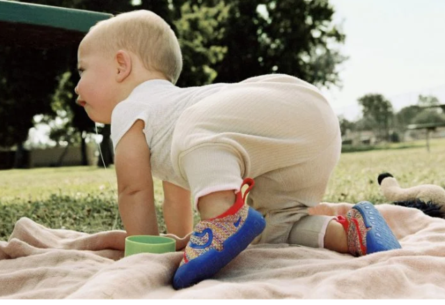 나이키(Nike), 영유아를 위한 스우시 플라이니트 운동화 출시