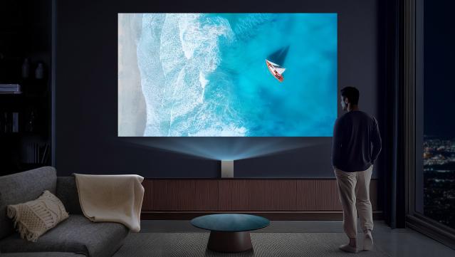 [Dezeen] LG, 램프와 스피커 기능을 겸한 3-in-1 “라이프스타일 프로젝터