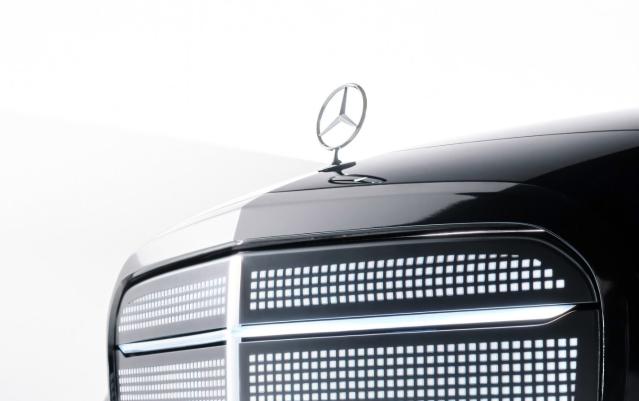 메르세데스-벤츠, 아르데코 감성과 AI 결합한 콘셉트카 ‘비전 아이코닉’ 공개