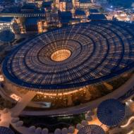 거대한 “에너지 나무”가 지붕을 이루는 두바이 엑스포의 지속가능성 전시관
