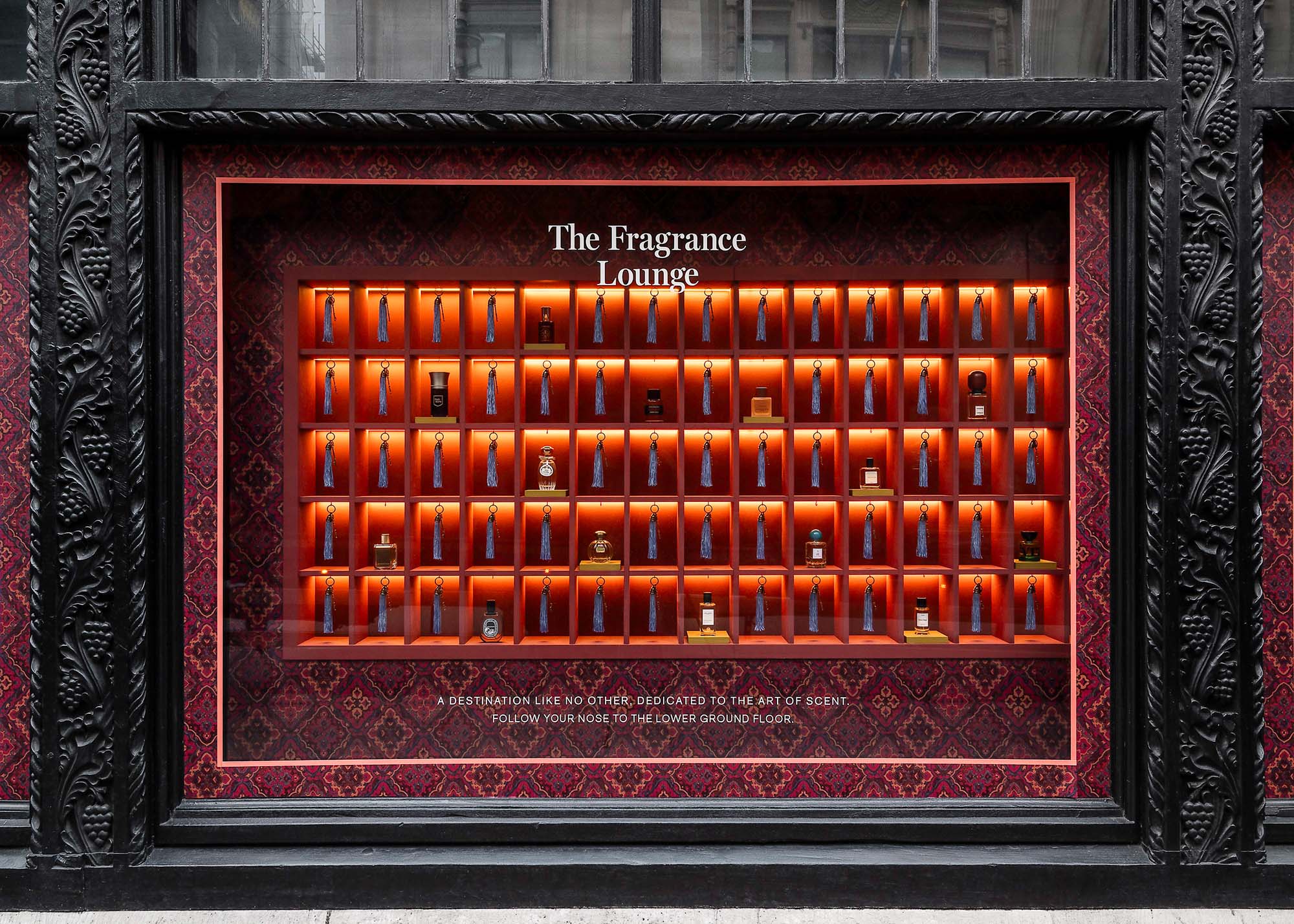 아날로그 감각의 새로운 기준: 리버티 런던 The Fragrance Lounge 혁신